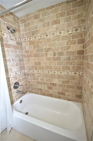 1945 Coulcrest Drive, Houston, TX 77055