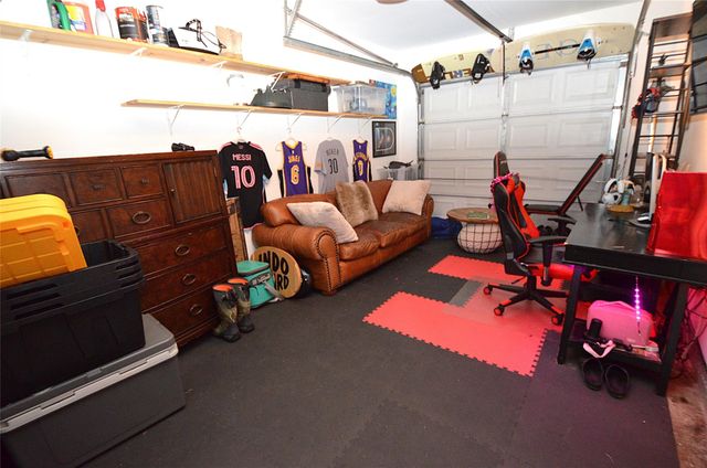 1945 Coulcrest Drive, Houston, TX 77055