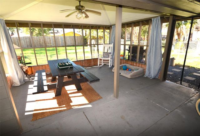 1945 Coulcrest Drive, Houston, TX 77055