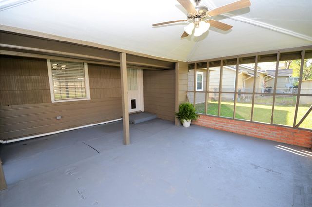 1945 Coulcrest Drive, Houston, TX 77055