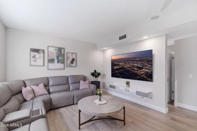 9055 E RIVIERA Drive, Scottsdale, AZ 85260