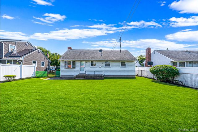 177 10th Street, Bethpage, NY 11714