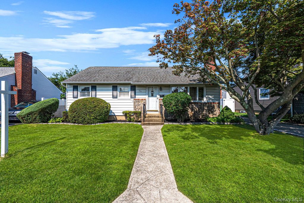 177 10th Street, Bethpage, NY 11714