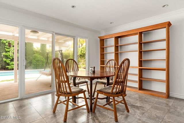 105 Smoke Tree Avenue, Oak Park, CA 91377