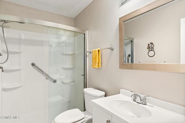 105 Smoke Tree Avenue, Oak Park, CA 91377