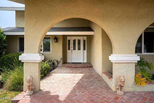 105 Smoke Tree Avenue, Oak Park, CA 91377