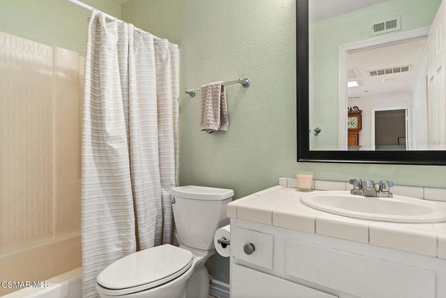 105 Smoke Tree Avenue, Oak Park, CA 91377