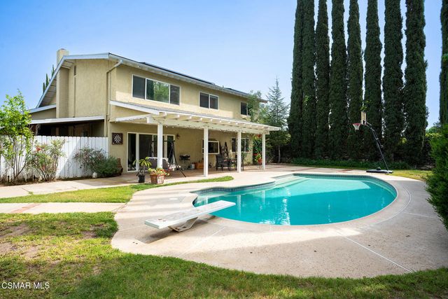 105 Smoke Tree Avenue, Oak Park, CA 91377