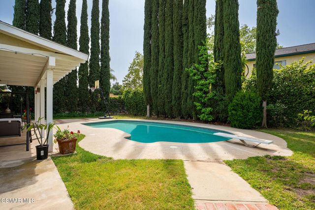 105 Smoke Tree Avenue, Oak Park, CA 91377