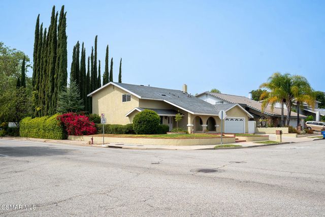 105 Smoke Tree Avenue, Oak Park, CA 91377