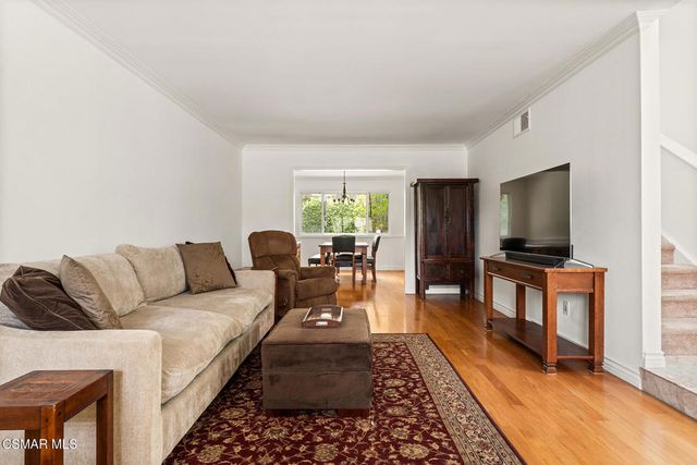 105 Smoke Tree Avenue, Oak Park, CA 91377