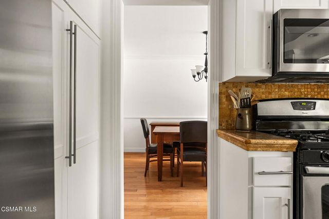 105 Smoke Tree Avenue, Oak Park, CA 91377