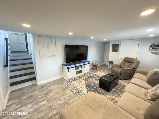 23 Westminster Road, Colonia, NJ 07067