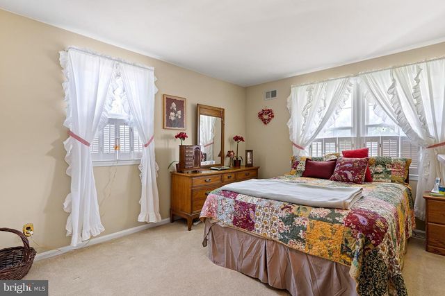 2324 KENNWYNN RD, Wilmington, DE 19810