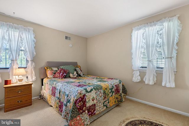 2324 KENNWYNN RD, Wilmington, DE 19810