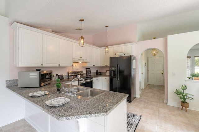 18 LEE DRIVE, Palm Coast, FL 32137