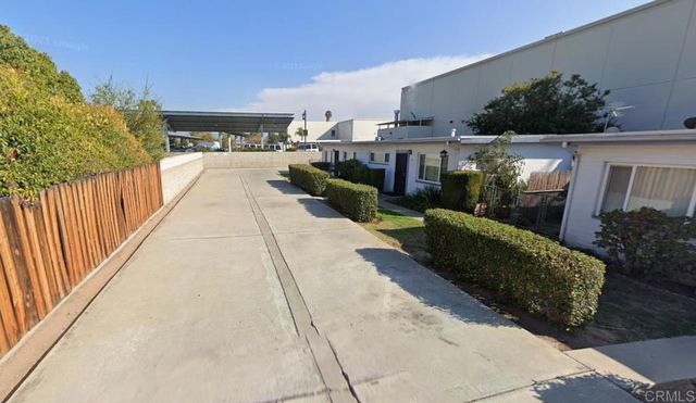 321 331 Roanoke Road, El Cajon, CA 92020