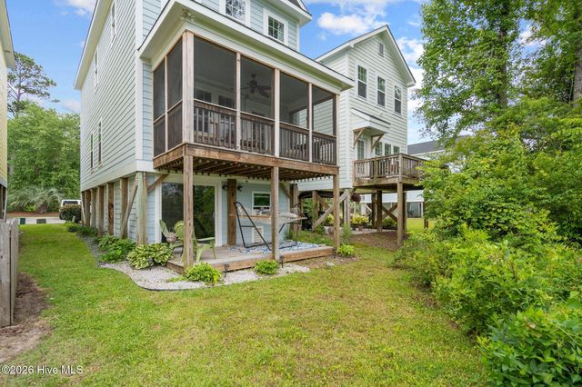 1250 Charleston Common Drive, Leland, NC 28451