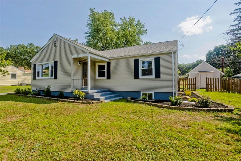 52 Governor Dr, Westfield, MA 01085