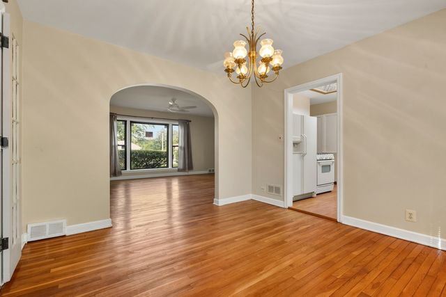 2347 Spruce Road, Homewood, IL 60430