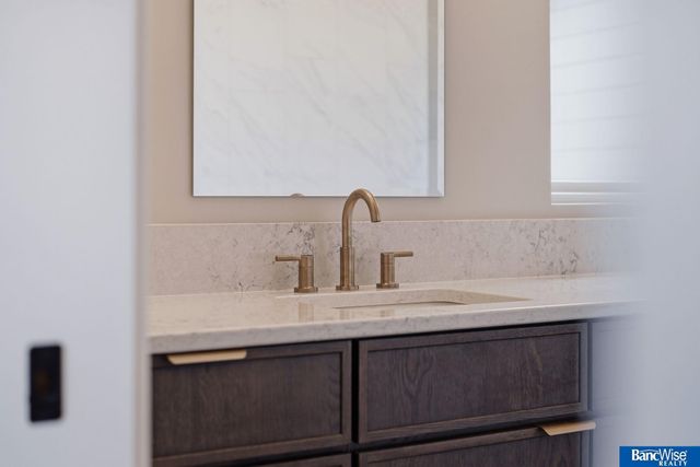 4300 Sundrop Court, Lincoln, NE 68516