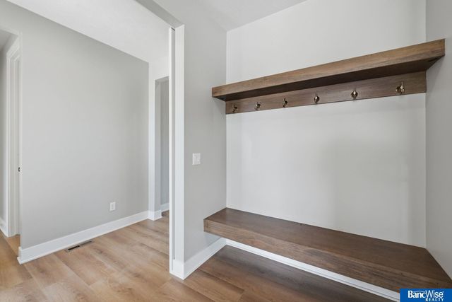 4300 Sundrop Court, Lincoln, NE 68516