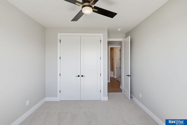 4300 Sundrop Court, Lincoln, NE 68516