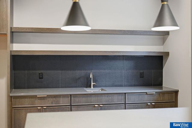 4300 Sundrop Court, Lincoln, NE 68516