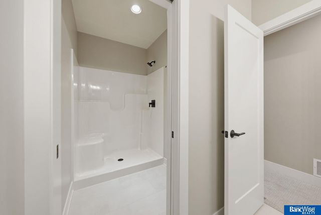 4300 Sundrop Court, Lincoln, NE 68516