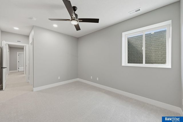 4300 Sundrop Court, Lincoln, NE 68516