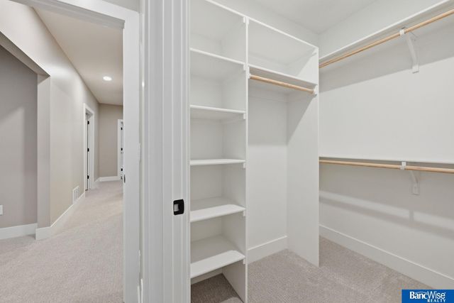 4300 Sundrop Court, Lincoln, NE 68516