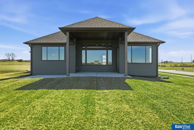 4300 Sundrop Court, Lincoln, NE 68516