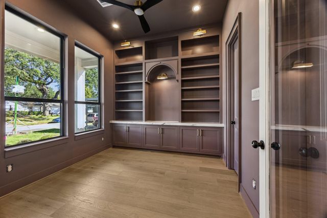 1414 Du Barry Lane, Houston, TX 77018