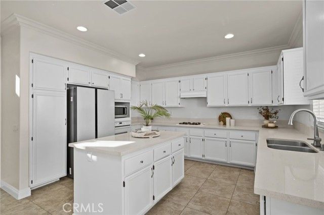 6124 Risingstar Drive, Eastvale, CA 92880