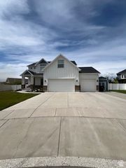 712 S 1750 W, Syracuse, UT 84075