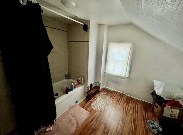 402 W 14TH AVENUE, Oshkosh, WI 54902