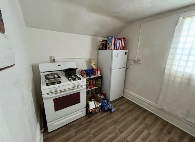 402 W 14TH AVENUE, Oshkosh, WI 54902