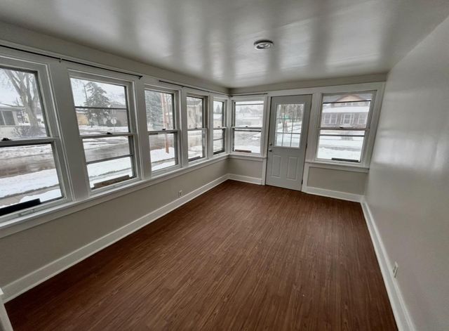 402 W 14TH AVENUE, Oshkosh, WI 54902