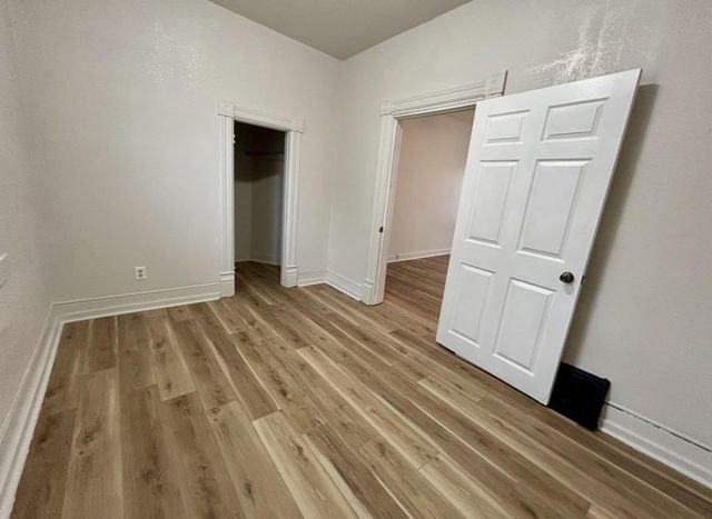 402 W 14TH AVENUE, Oshkosh, WI 54902