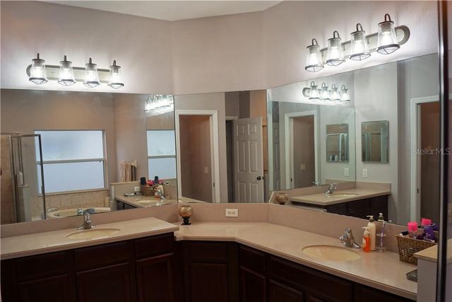 1742 MIRA LAGO CIRCLE, Ruskin, FL 33570