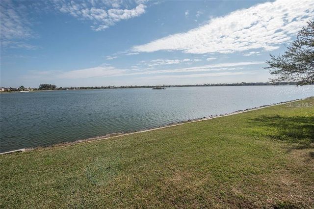 1742 MIRA LAGO CIRCLE, Ruskin, FL 33570
