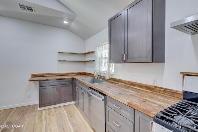 1619 S Murphy Avenue, Joplin, MO 64804