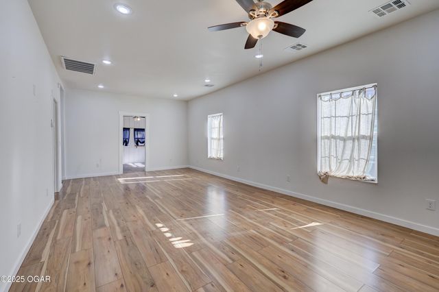 1619 S Murphy Avenue, Joplin, MO 64804