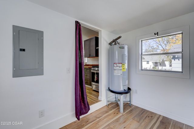 1619 S Murphy Avenue, Joplin, MO 64804