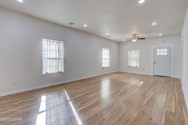 1619 S Murphy Avenue, Joplin, MO 64804