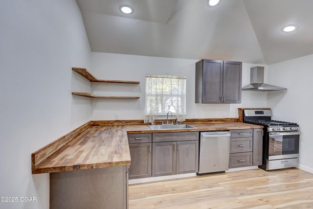 1619 S Murphy Avenue, Joplin, MO 64804