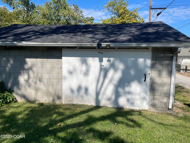 1619 S Murphy Avenue, Joplin, MO 64804