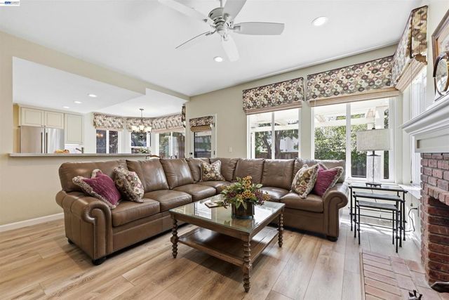 1011 Wynn Cir, Livermore, CA 94550