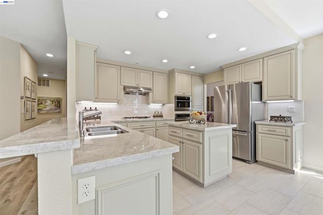 1011 Wynn Cir, Livermore, CA 94550