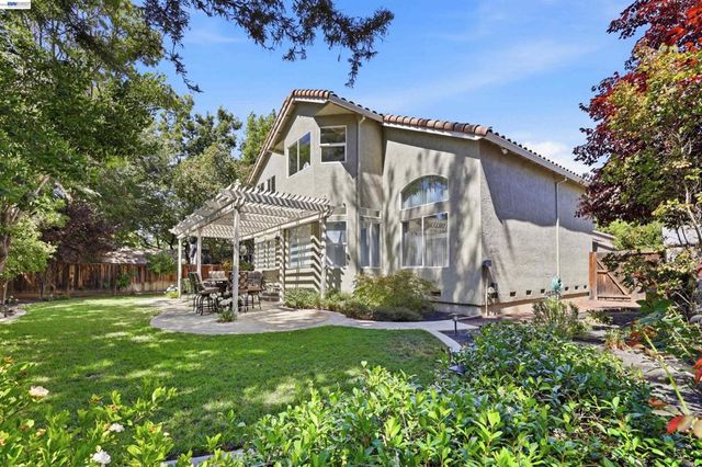 1011 Wynn Cir, Livermore, CA 94550